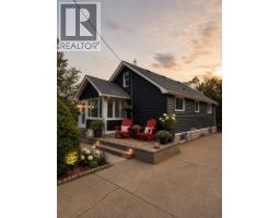 1027 COLBORNE ROAD, Sarnia, Ontario