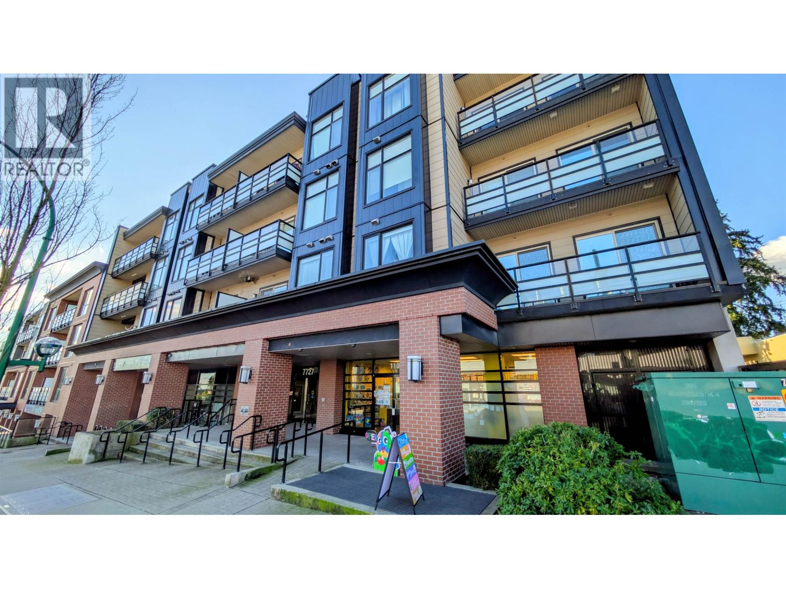 211 7727 Royal Oak Avenue, Burnaby, British Columbia  V5J 4K2 - Photo 1 - R3089085