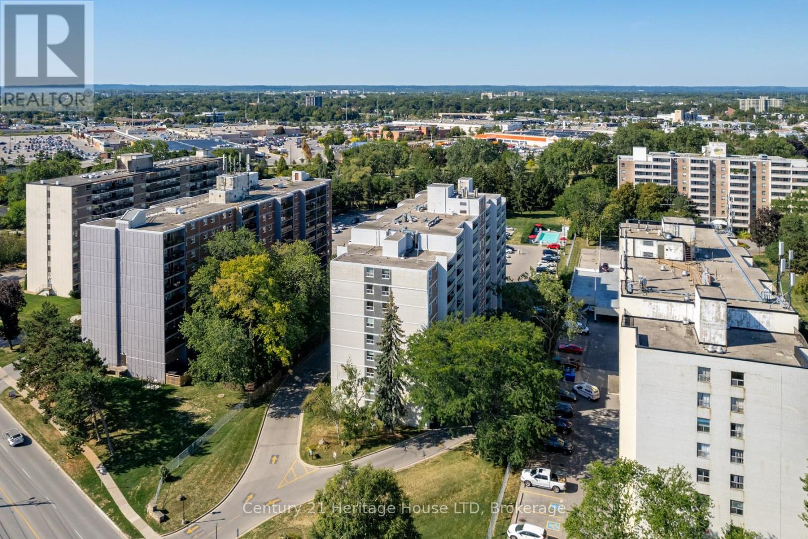 303 - 359 Geneva Street, St. Catharines, Ontario  L2N 2G5 - Photo 2 - X12671796