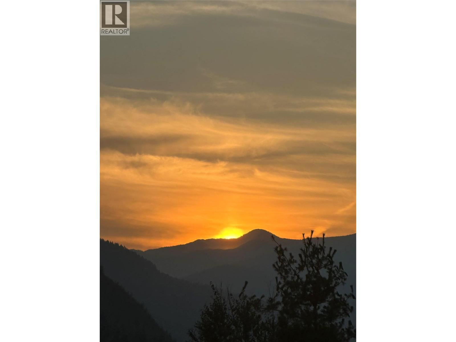 8121 Birchwood Drive, Trail, British Columbia  V1R 4Y3 - Photo 41 - 10384206