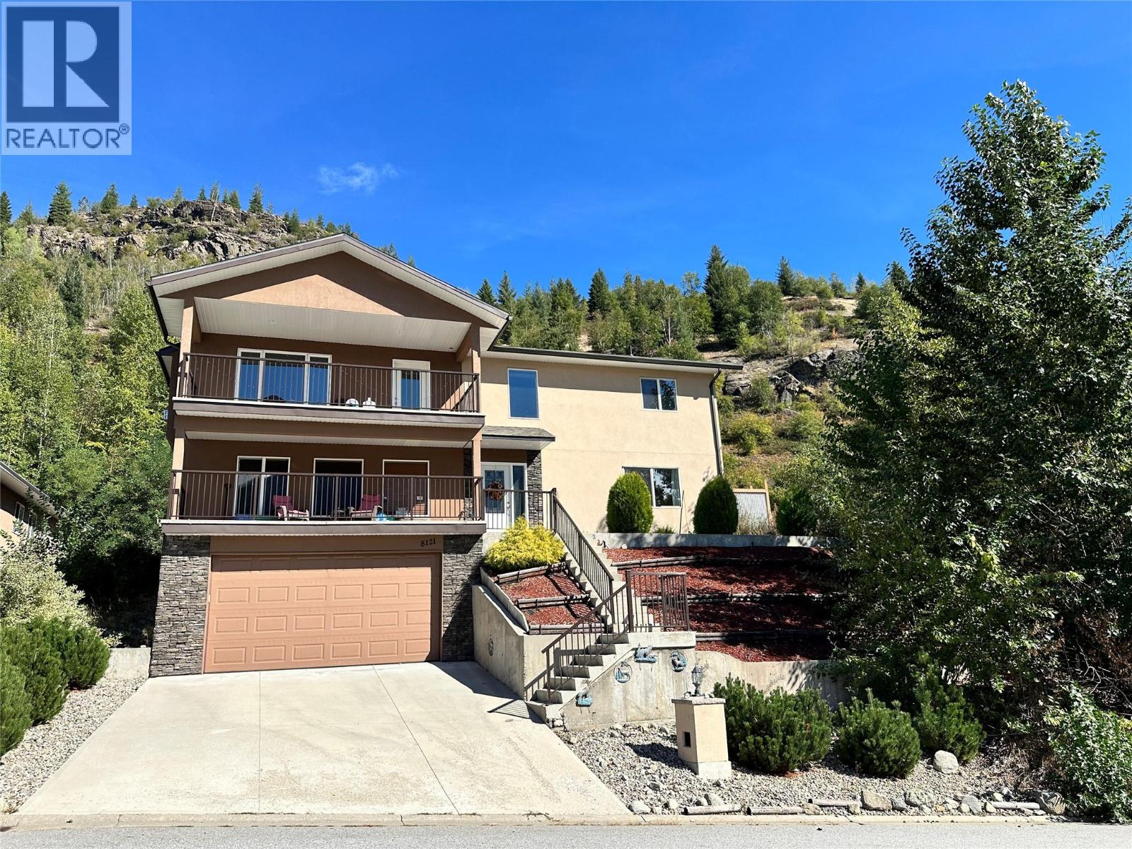 8121 BIRCHWOOD Drive, Trail, British Columbia