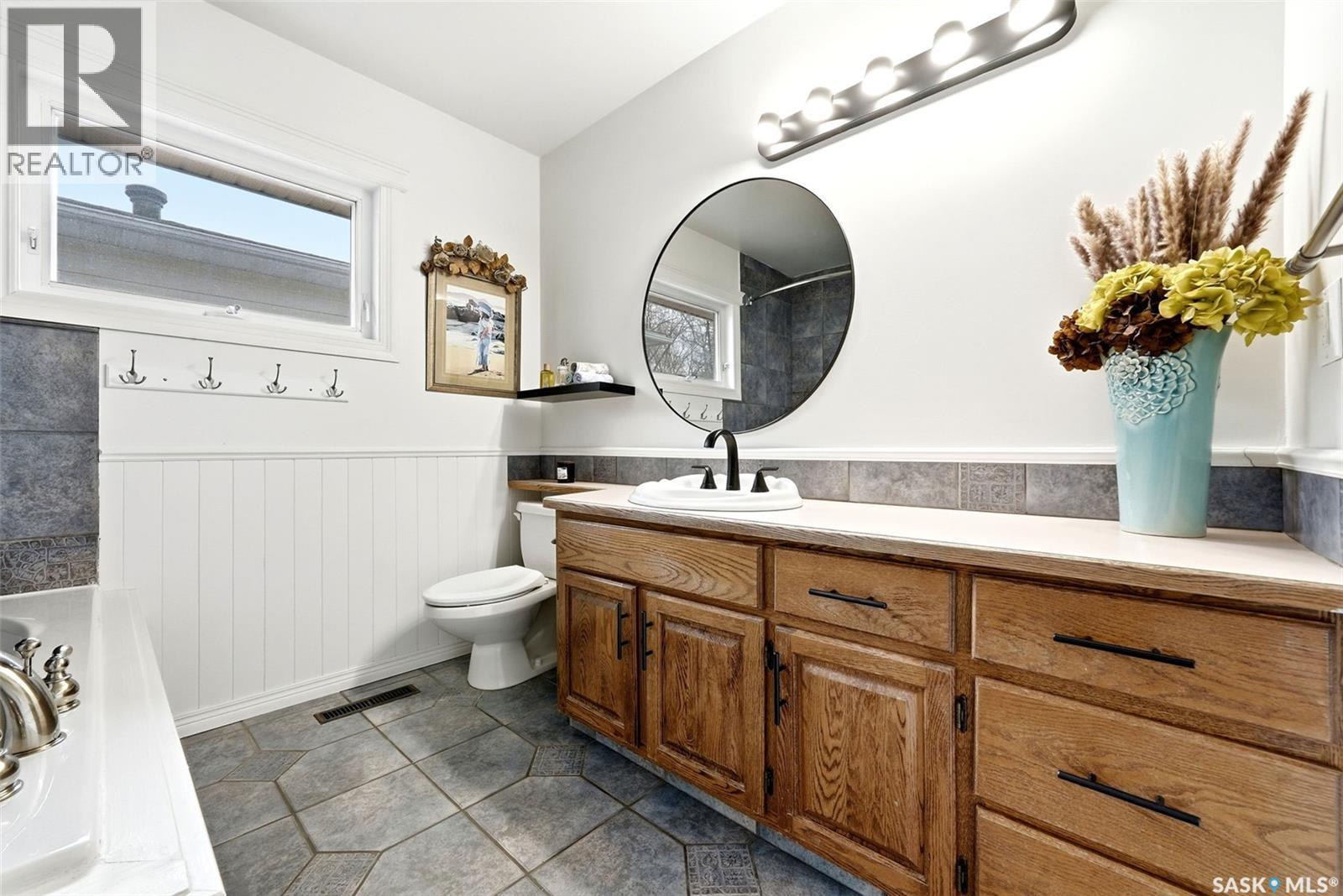 4220 Hillsdale Street, Regina, Saskatchewan  S4S 3Z2 - Photo 15 - SK035599