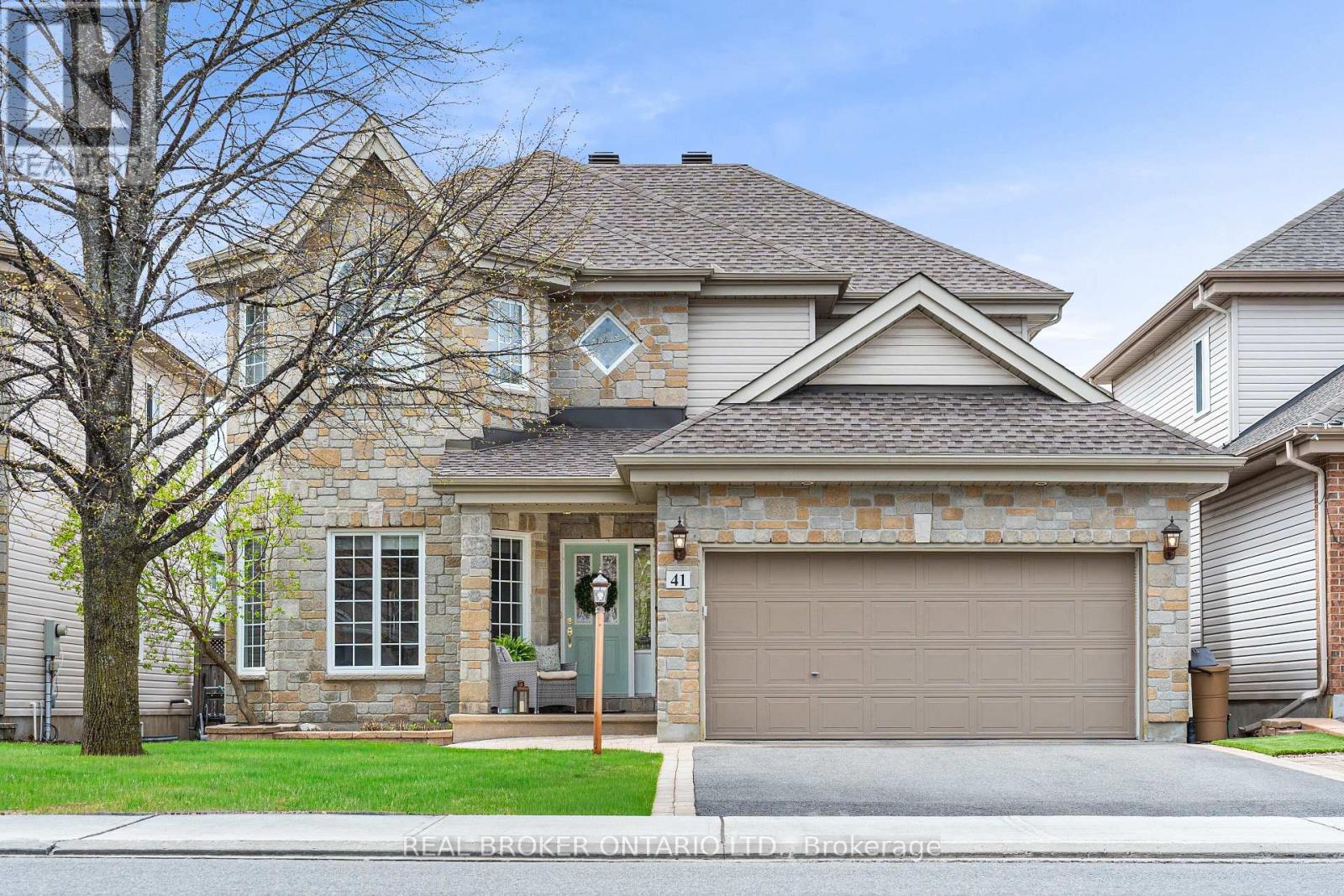 41 GOLDER'S GREEN LANE, Ottawa, Ontario