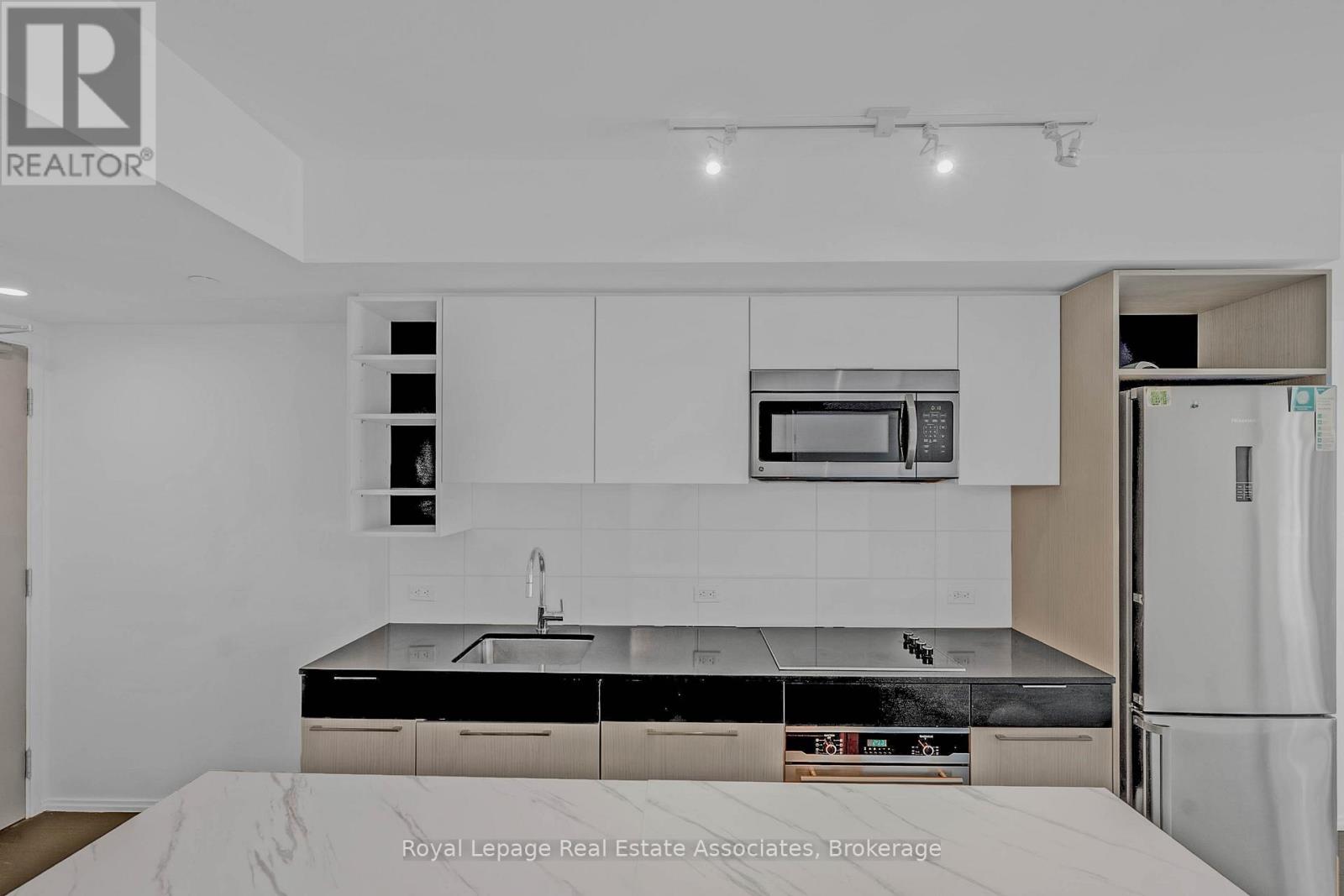 2206 - 68 Shuter Street, Toronto, Ontario  M5B 1B4 - Photo 12 - C12982908