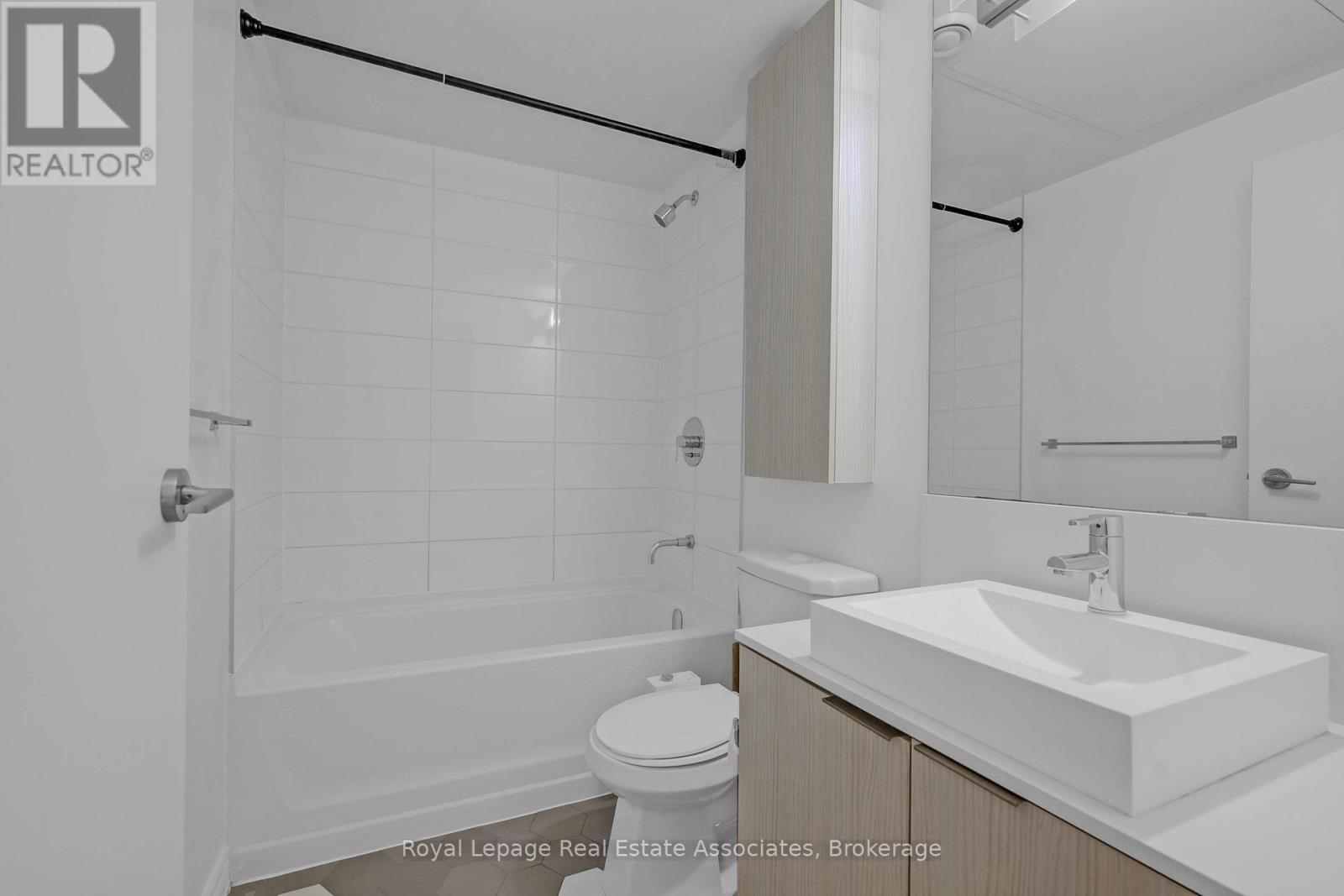 2206 - 68 Shuter Street, Toronto, Ontario  M5B 1B4 - Photo 20 - C12982908