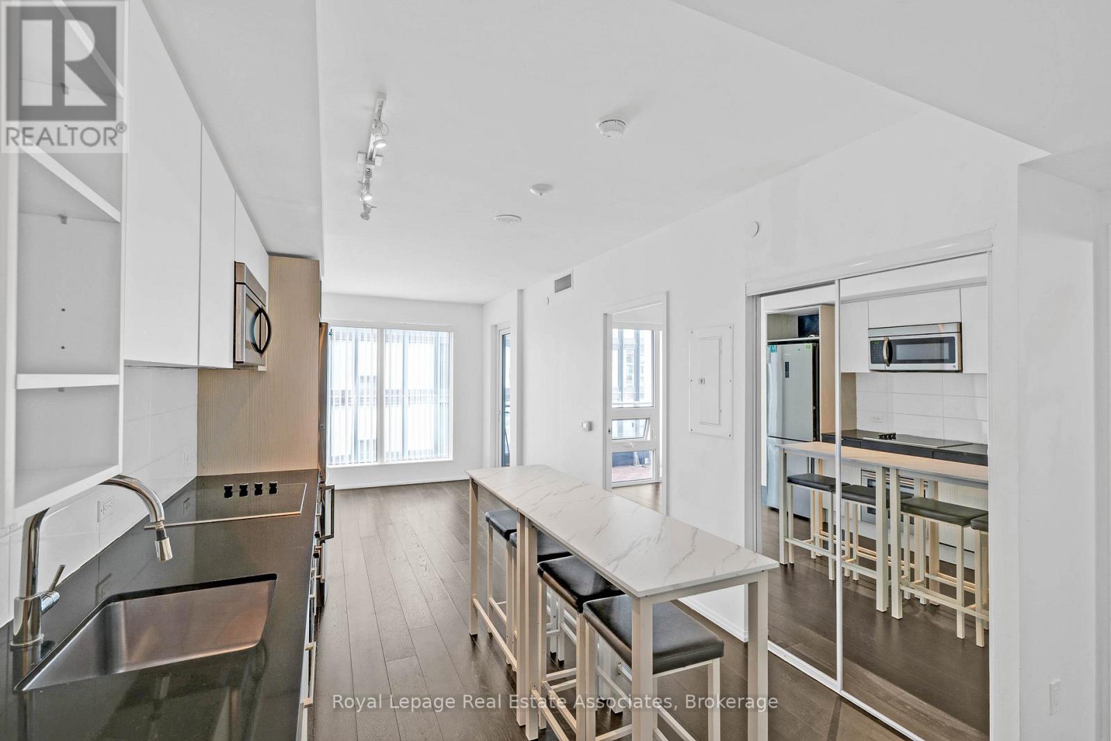 2206 - 68 Shuter Street, Toronto, Ontario  M5B 1B4 - Photo 6 - C12982908