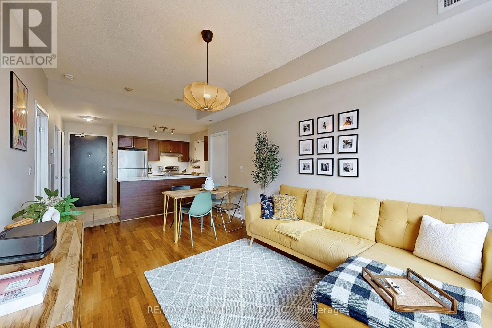 228 - 231 Fort York Boulevard, Toronto, Ontario  M5V 1B1 - Photo 2 - C13116316