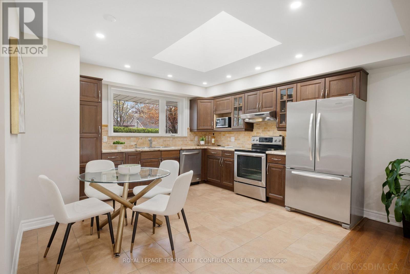 12 Finchurst Drive, Toronto, Ontario  M2R 1K9 - Photo 8 - C13116948
