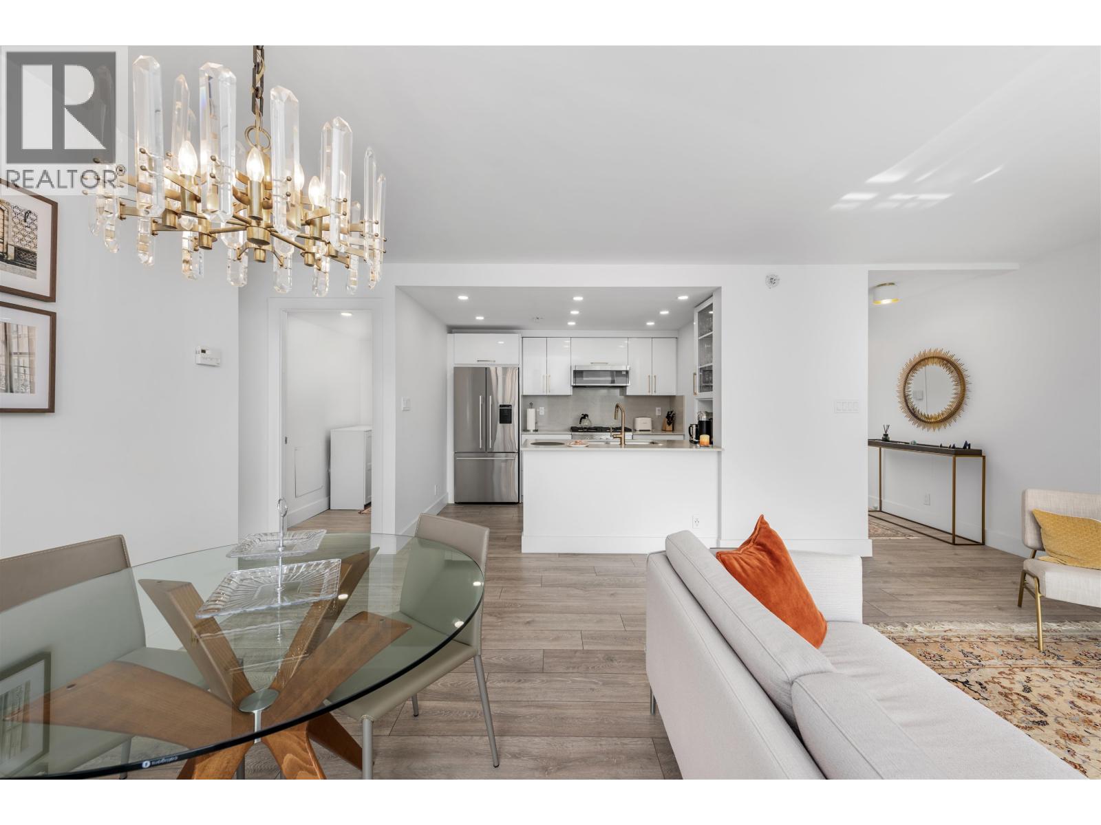 1008 198 Aquarius Mews, Vancouver, British Columbia  V6Z 2Y4 - Photo 2 - R3122525