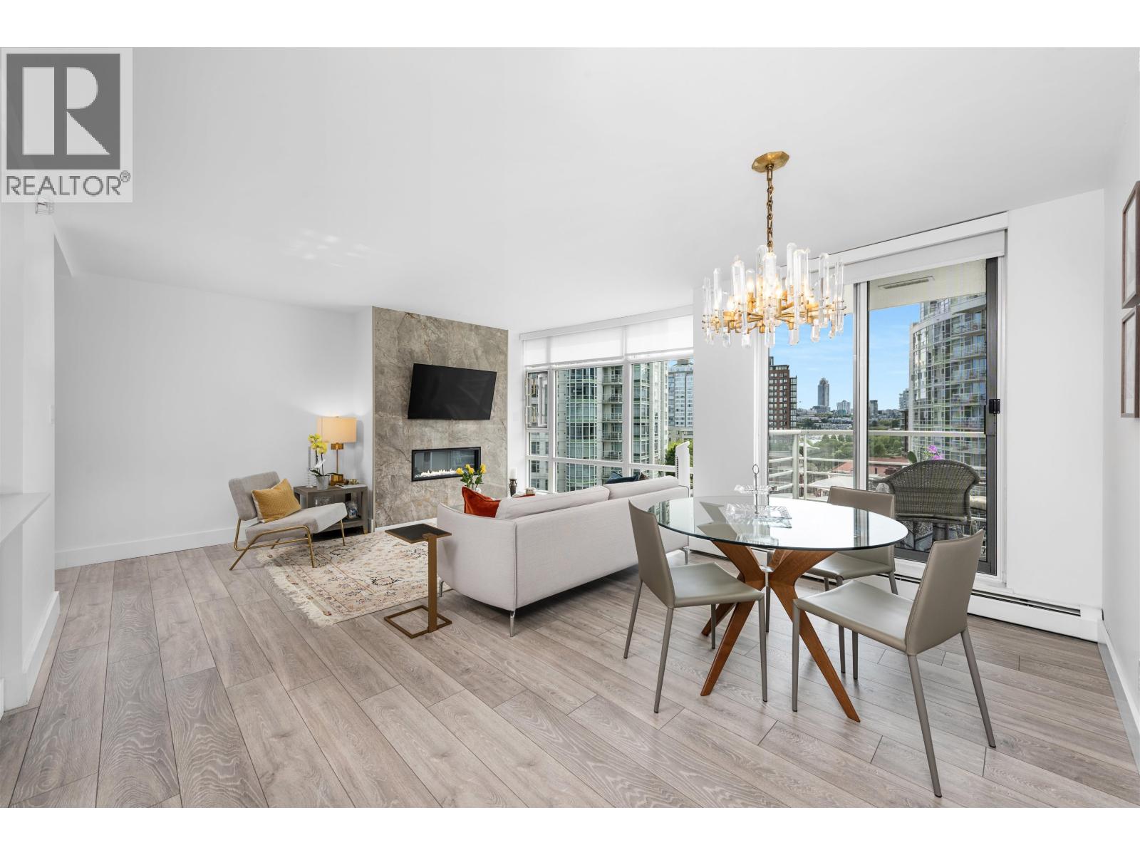 1008 198 Aquarius Mews, Vancouver, British Columbia  V6Z 2Y4 - Photo 5 - R3122525