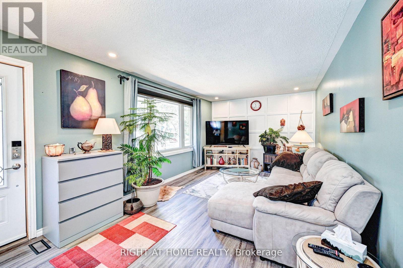 137 Country Club Drive, Guelph, Ontario  N1E 3K8 - Photo 8 - X13117450
