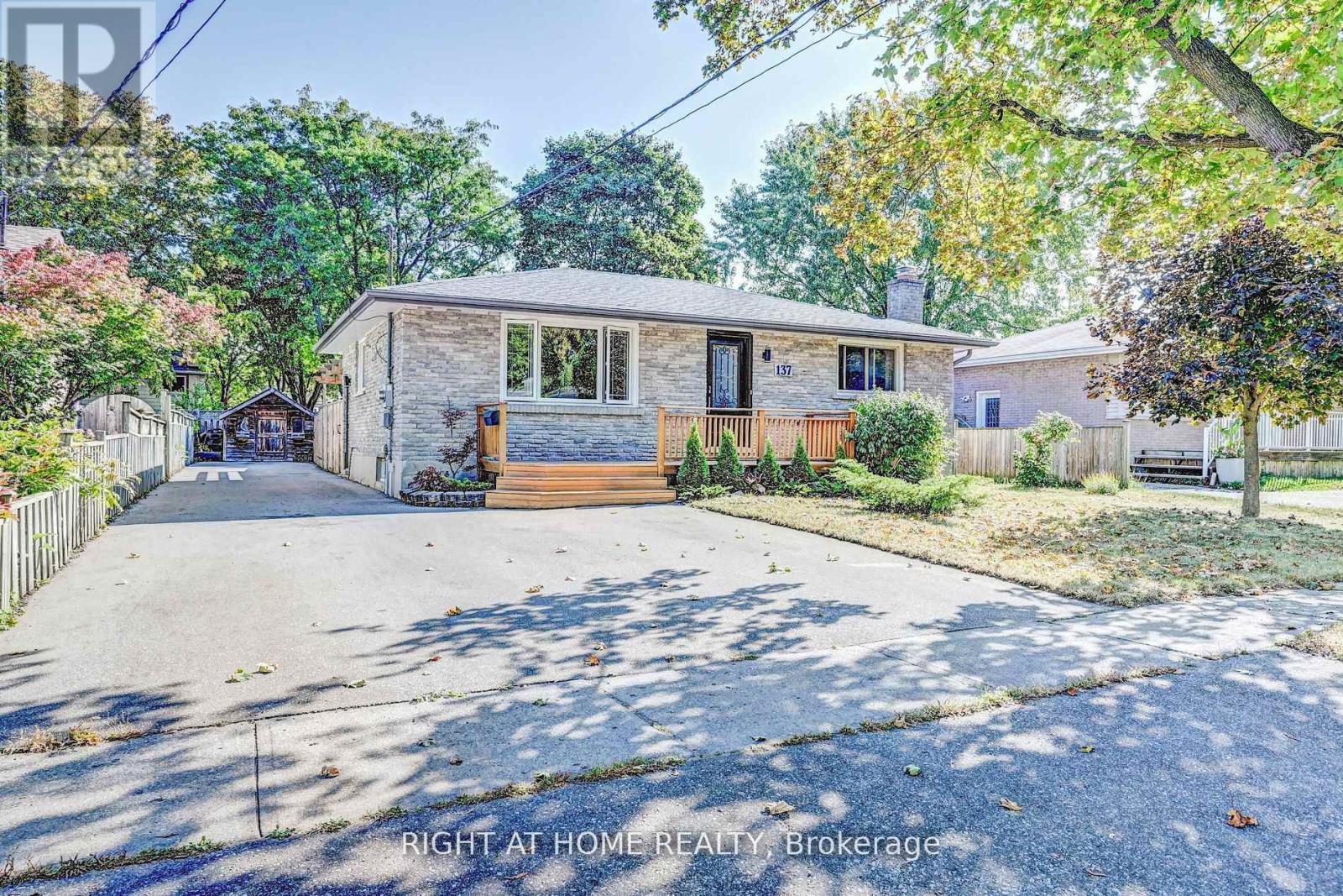 137 COUNTRY CLUB DRIVE, Guelph, Ontario
