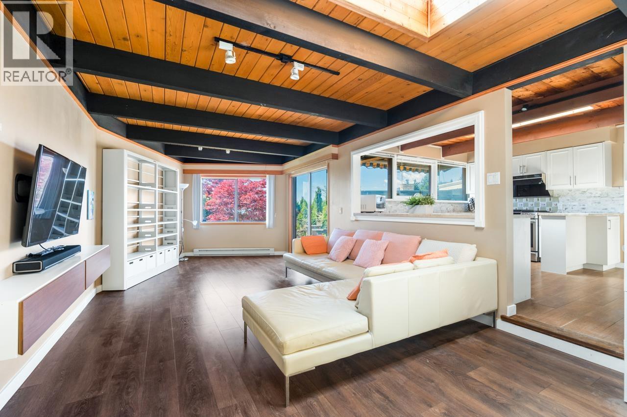241 W Balmoral Road, North Vancouver, British Columbia  V7N 2T9 - Photo 10 - R3122550