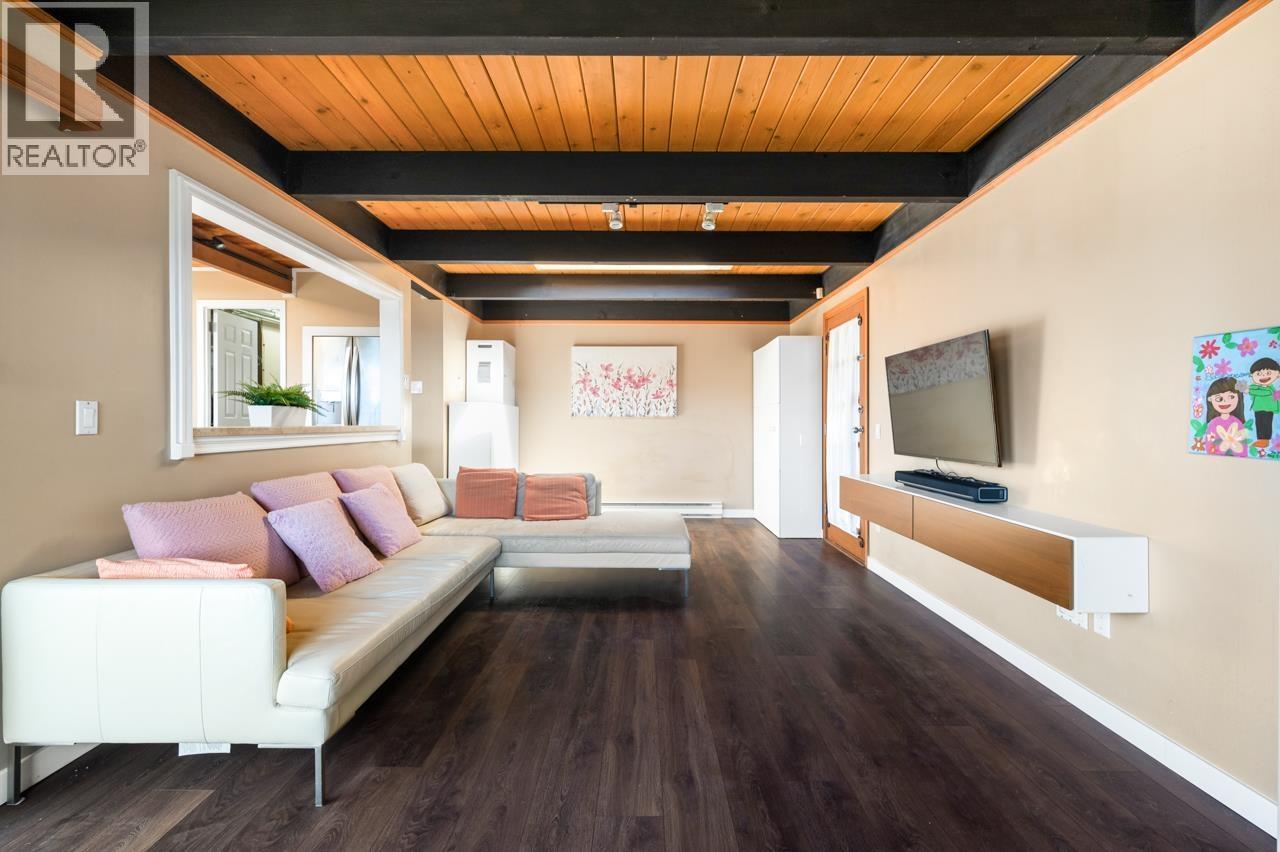 241 W Balmoral Road, North Vancouver, British Columbia  V7N 2T9 - Photo 11 - R3122550