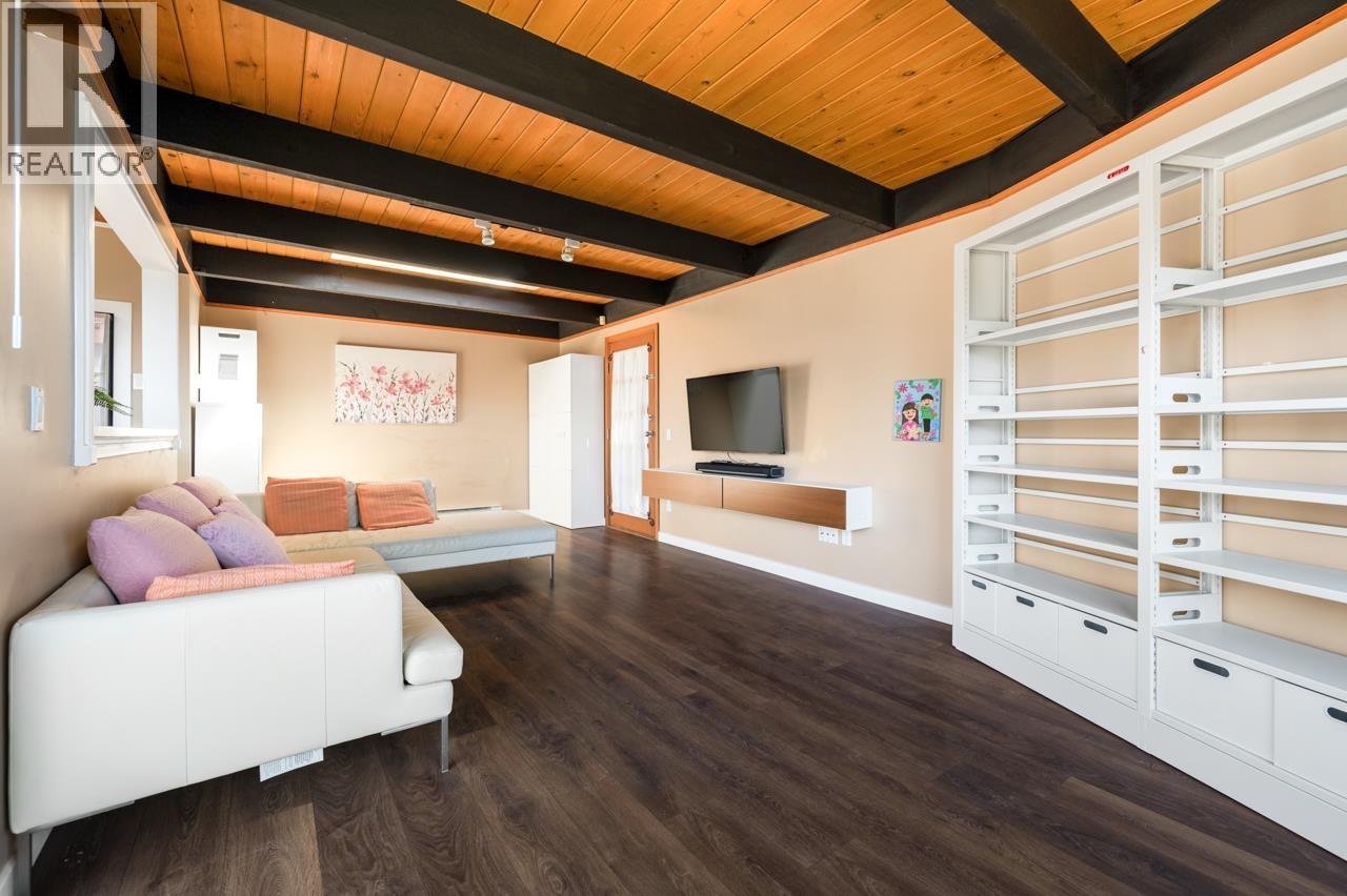 241 W Balmoral Road, North Vancouver, British Columbia  V7N 2T9 - Photo 12 - R3122550