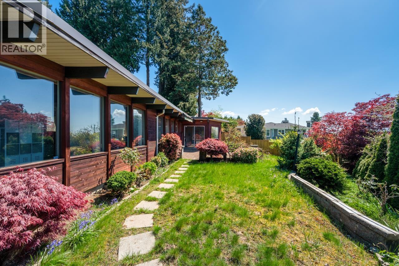 241 W Balmoral Road, North Vancouver, British Columbia  V7N 2T9 - Photo 26 - R3122550
