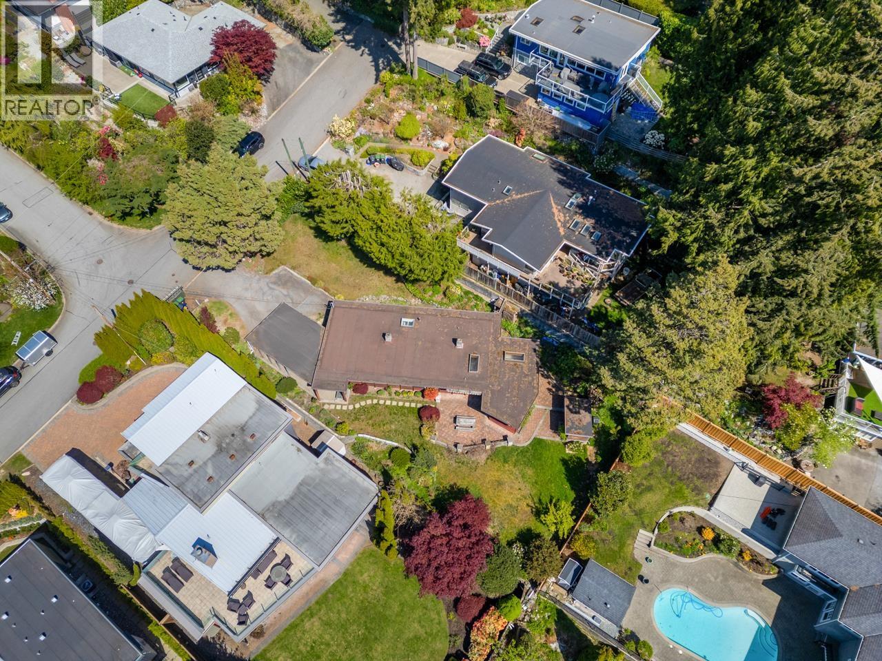 241 W Balmoral Road, North Vancouver, British Columbia  V7N 2T9 - Photo 34 - R3122550