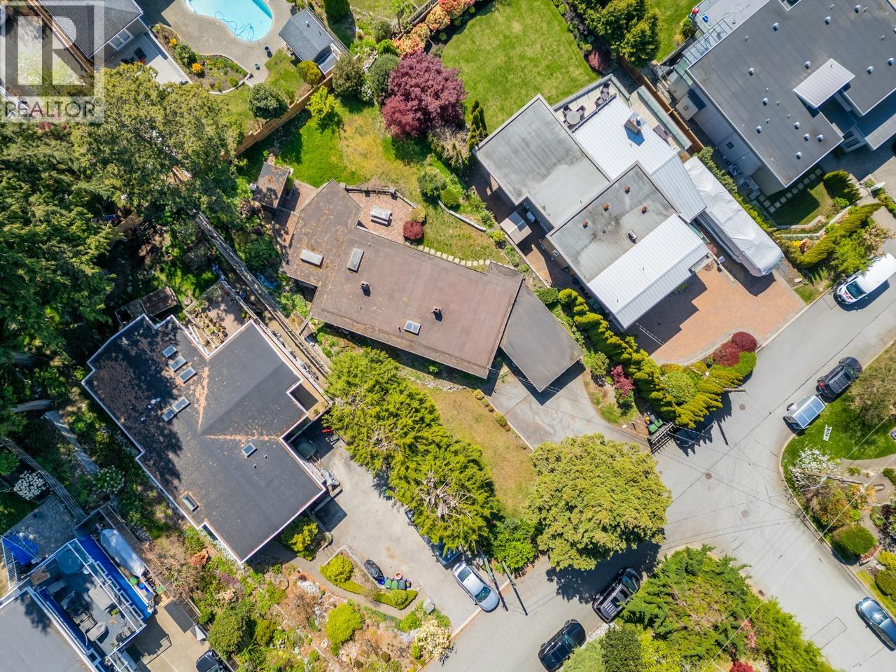 241 W Balmoral Road, North Vancouver, British Columbia  V7N 2T9 - Photo 35 - R3122550