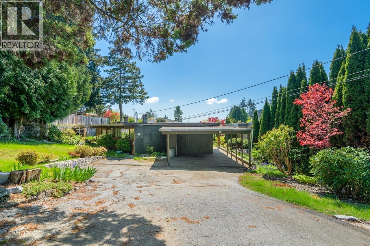 241 W Balmoral Road, North Vancouver, British Columbia  V7N 2T9 - Photo 4 - R3122550