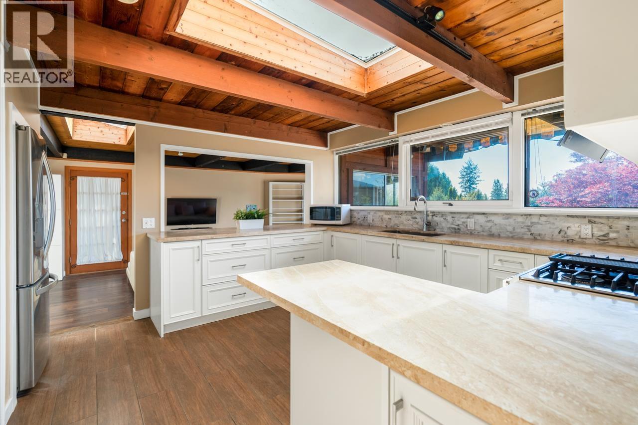 241 W Balmoral Road, North Vancouver, British Columbia  V7N 2T9 - Photo 7 - R3122550