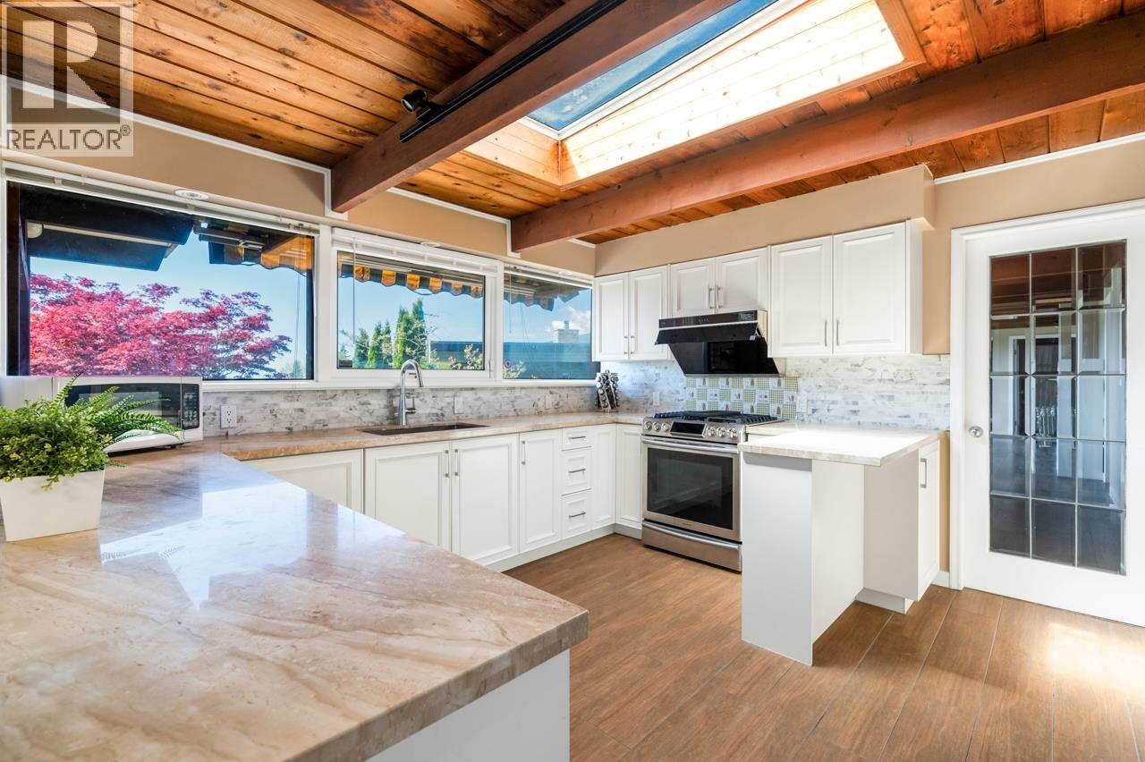 241 W Balmoral Road, North Vancouver, British Columbia  V7N 2T9 - Photo 8 - R3122550