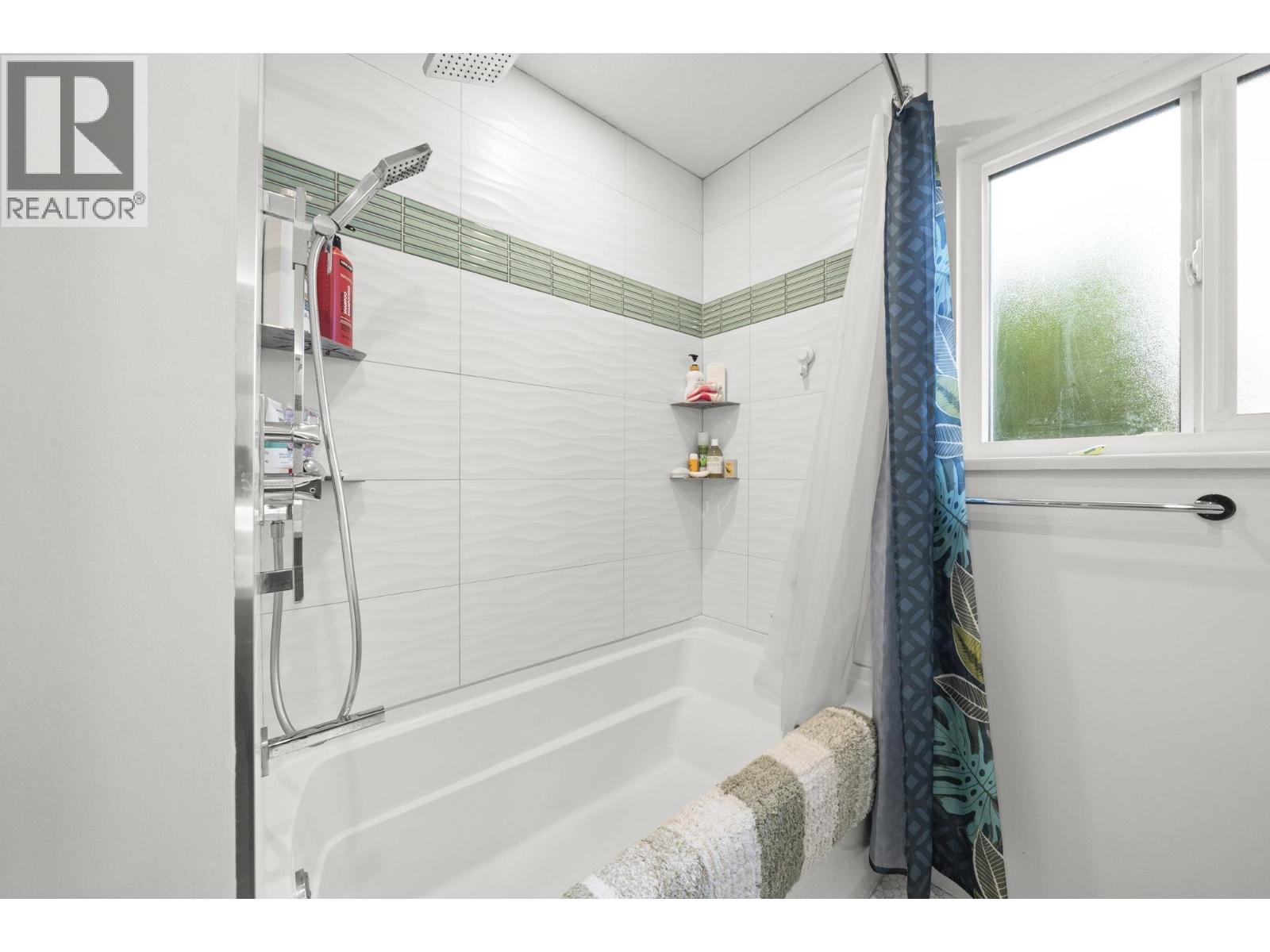 777 Chilko Drive, Coquitlam, British Columbia  V3C 4X2 - Photo 12 - R3122601