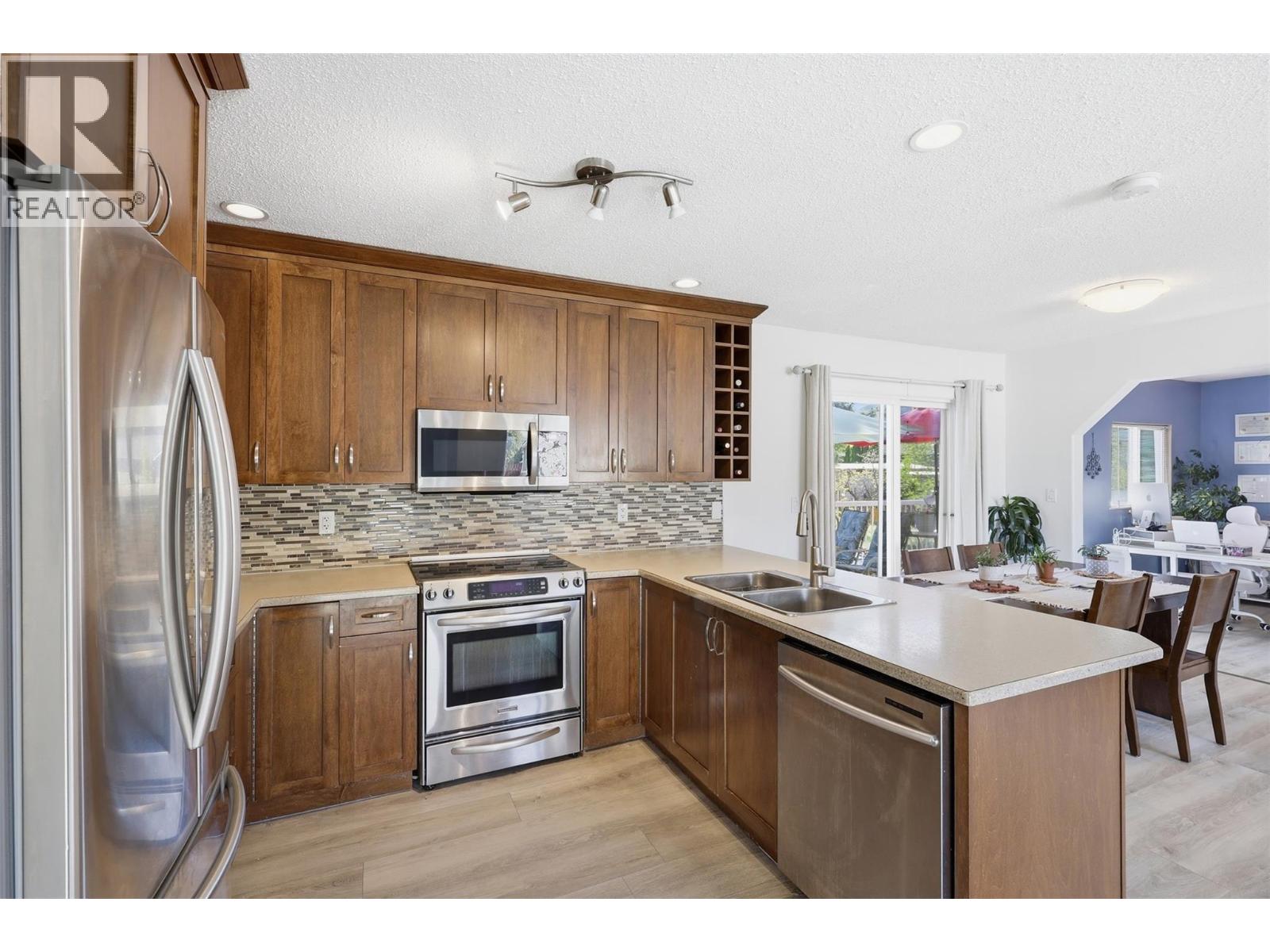 675 Sicamore Drive, Kamloops, British Columbia  V2B 6R6 - Photo 12 - 10386556