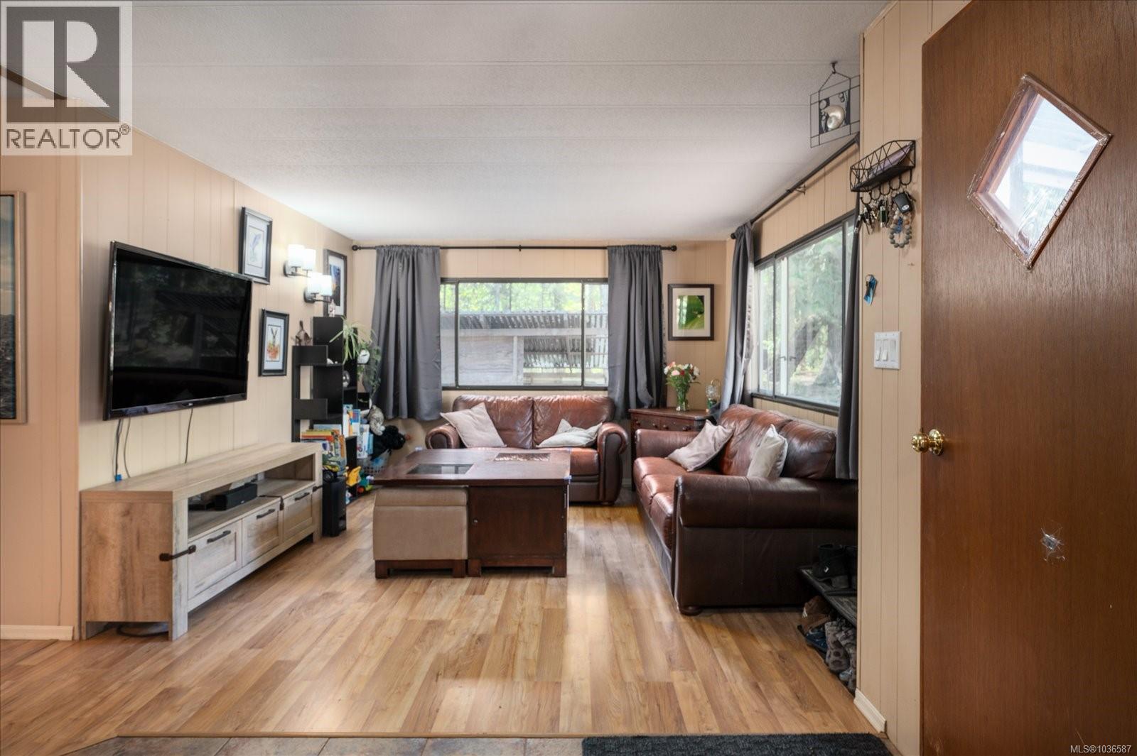 970 Carmen Cres, Gabriola Island, British Columbia  V0R 1X2 - Photo 4 - 1036587