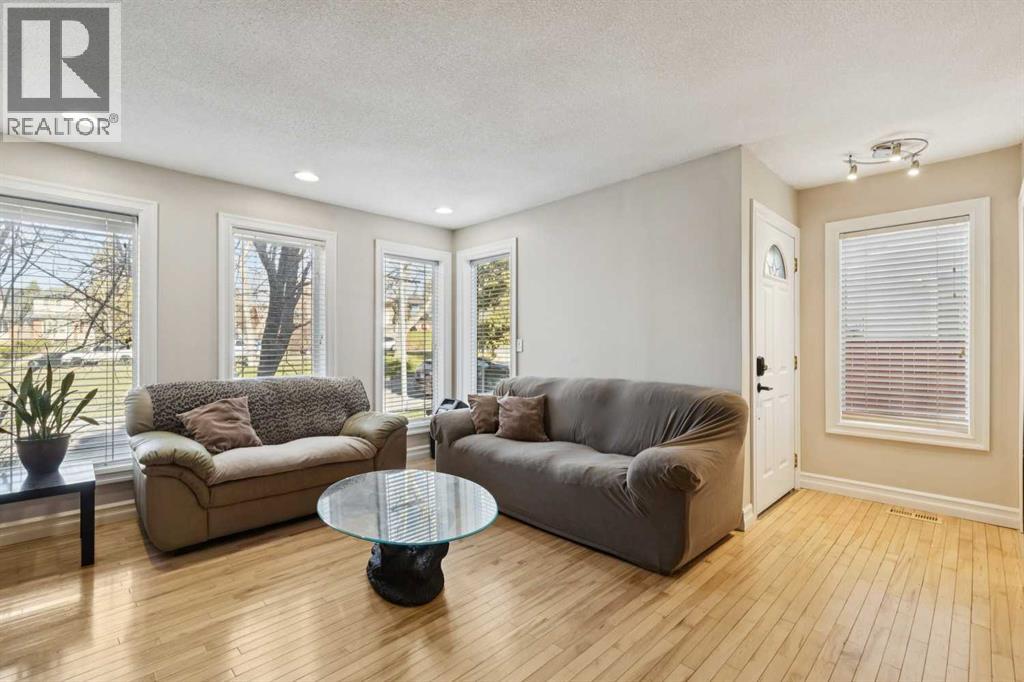 37 Ranch Glen Drive Nw, Calgary, Alberta  T3G 1T2 - Photo 3 - A2299994