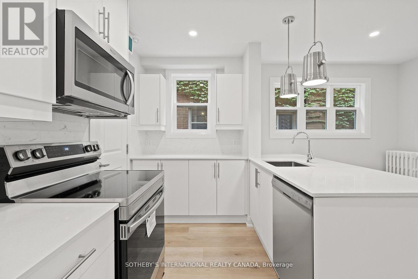 Main - 28 Strathgowan Avenue, Toronto, Ontario  M4N 1B9 - Photo 10 - C13117526