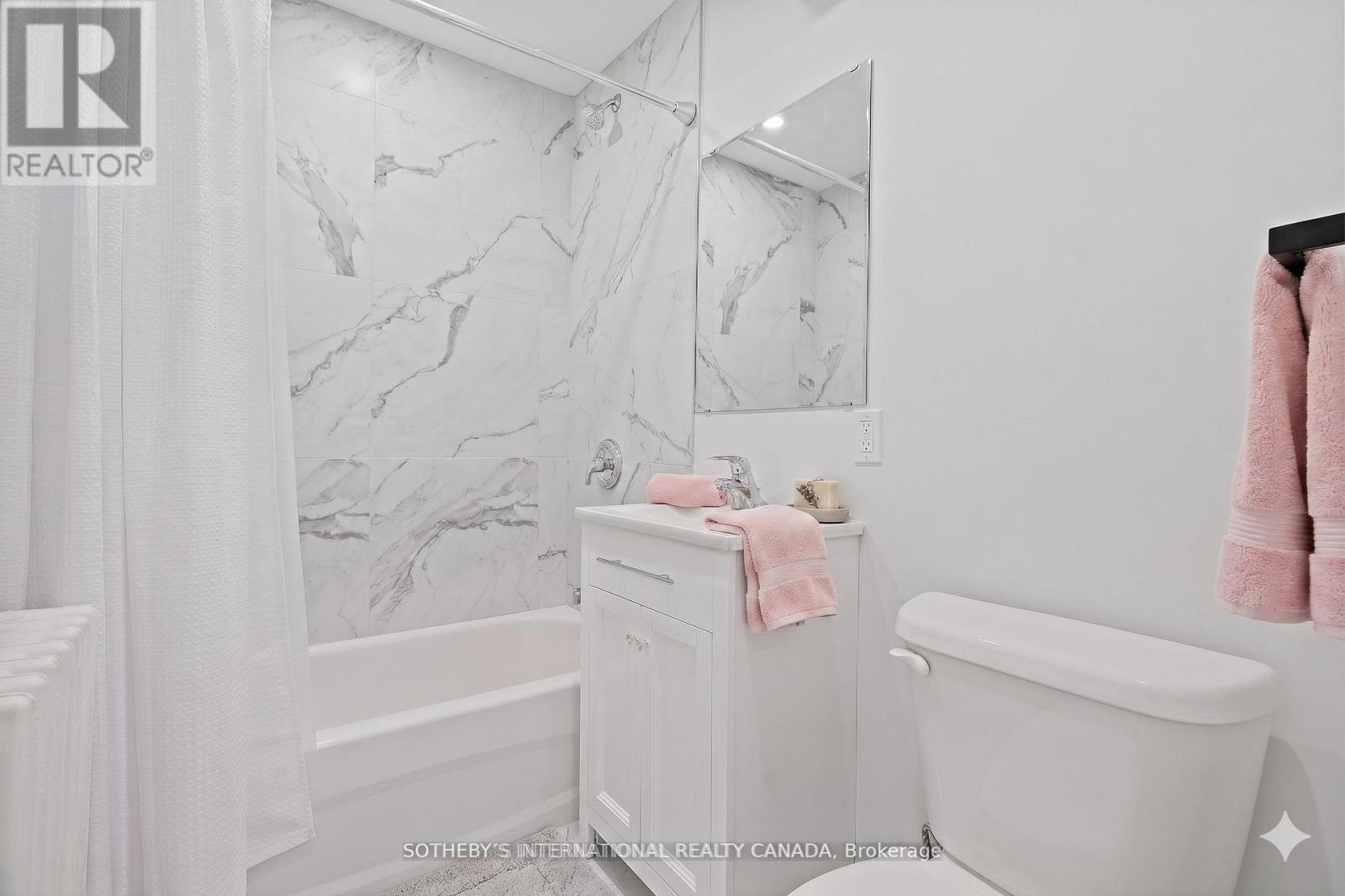 Main - 28 Strathgowan Avenue, Toronto, Ontario  M4N 1B9 - Photo 8 - C13117526