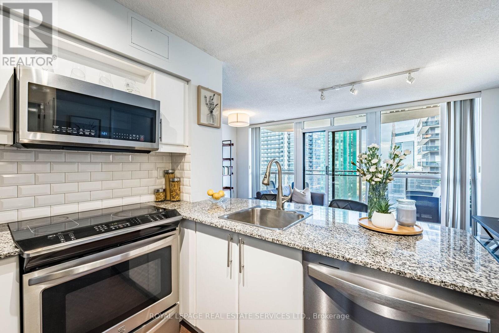 2505 - 33 Sheppard Avenue W, Toronto, Ontario  M2N 7K1 - Photo 8 - C13117666