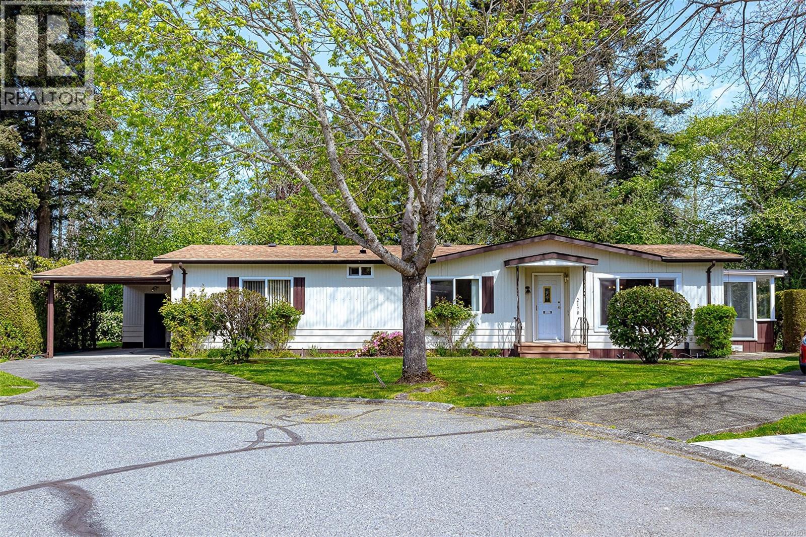 2170 Summergate Blvd, Sidney, British Columbia  V8L 4L1 - Photo 1 - 1036585