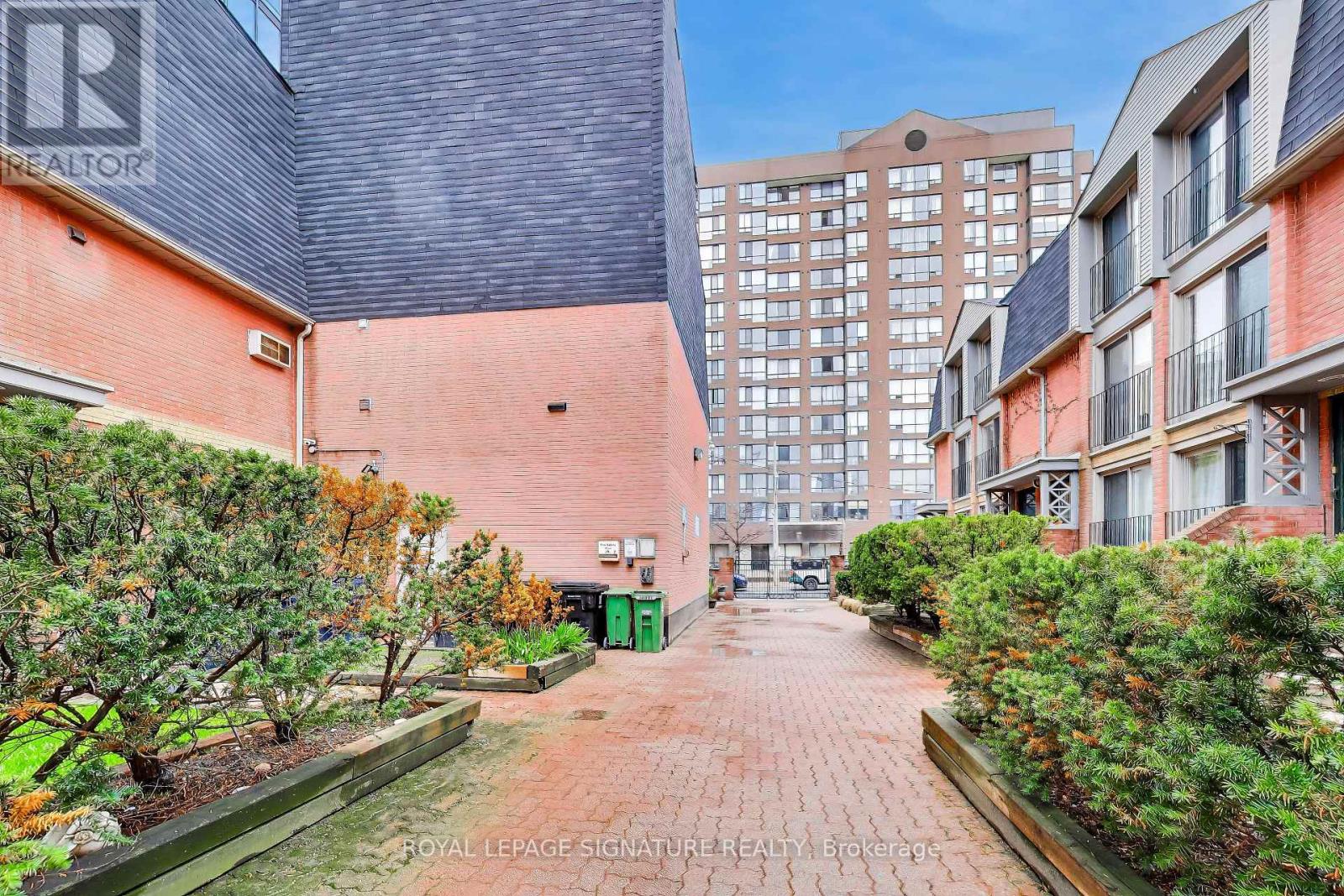 18 - 325 Jarvis Street, Toronto, Ontario  M5B 2C2 - Photo 3 - C13115392