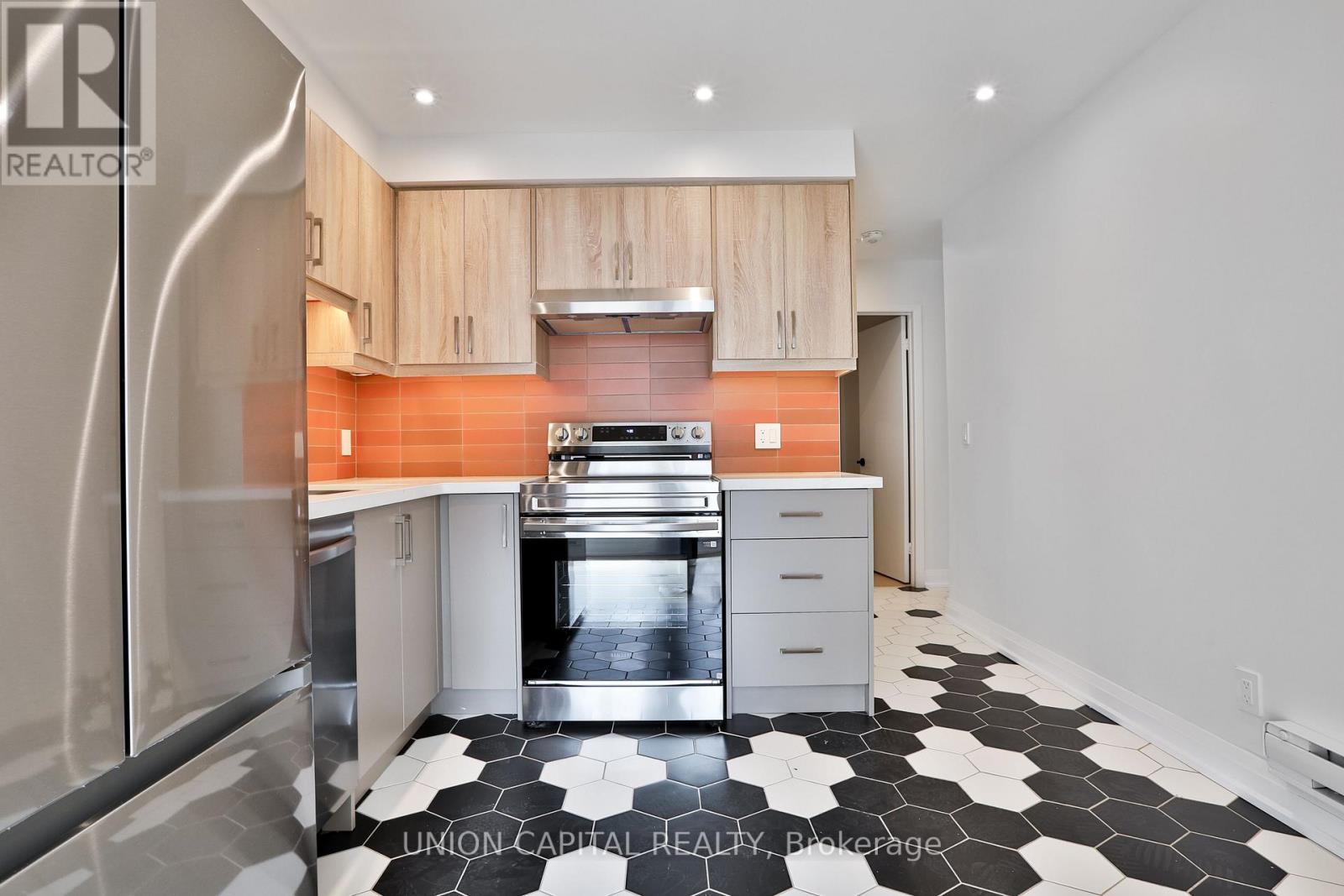 1 - 612 Gerrard Street E, Toronto, Ontario  M4M 1Y3 - Photo 4 - E13117536