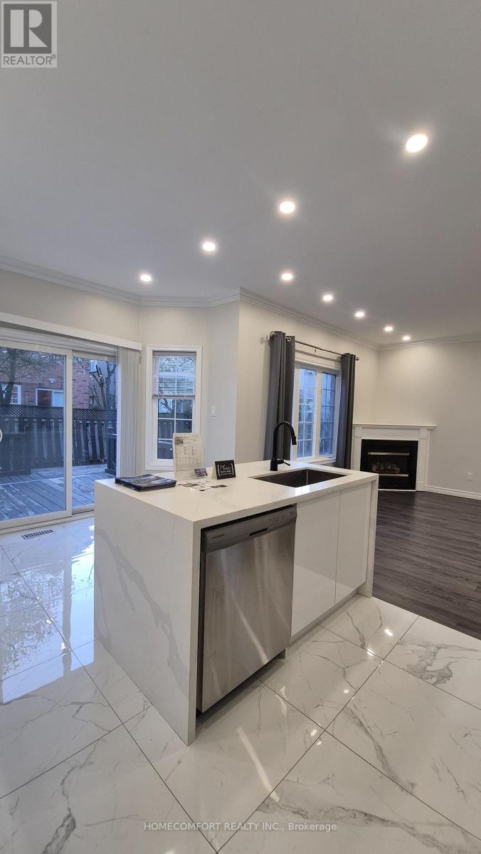 4 Caymus Street, Richmond Hill, Ontario  L4B 4G4 - Photo 7 - N13117522
