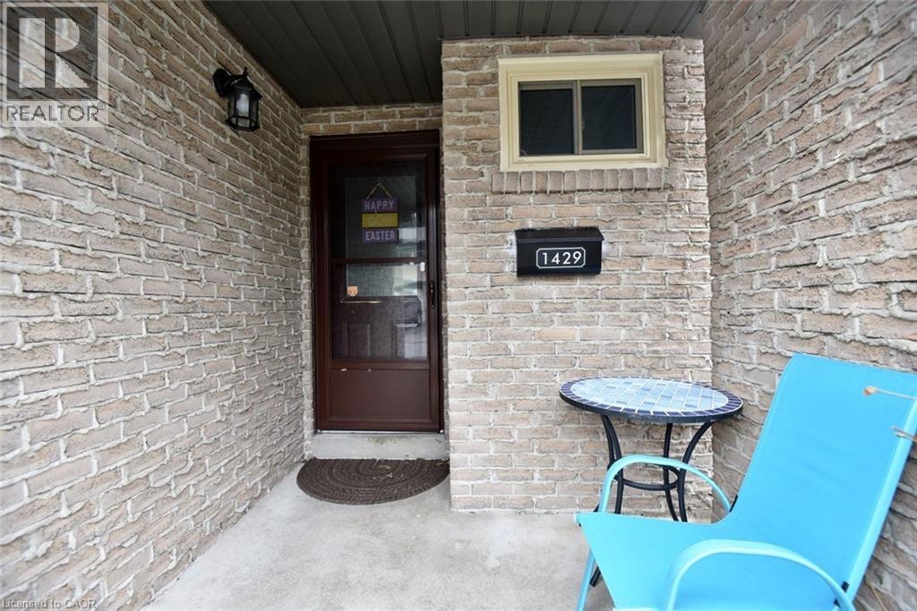 1429 Ester Drive, Burlington, Ontario  L7P 1L5 - Photo 4 - 40829552