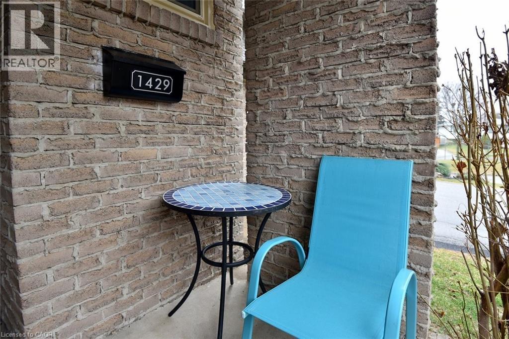 1429 Ester Drive, Burlington, Ontario  L7P 1L5 - Photo 5 - 40829552