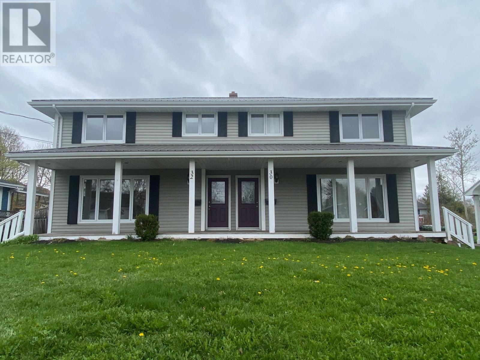 30-32 Colonel Gray Drive, Charlottetown, Prince Edward Island  C1A 2S7 - Photo 2 - 202610598