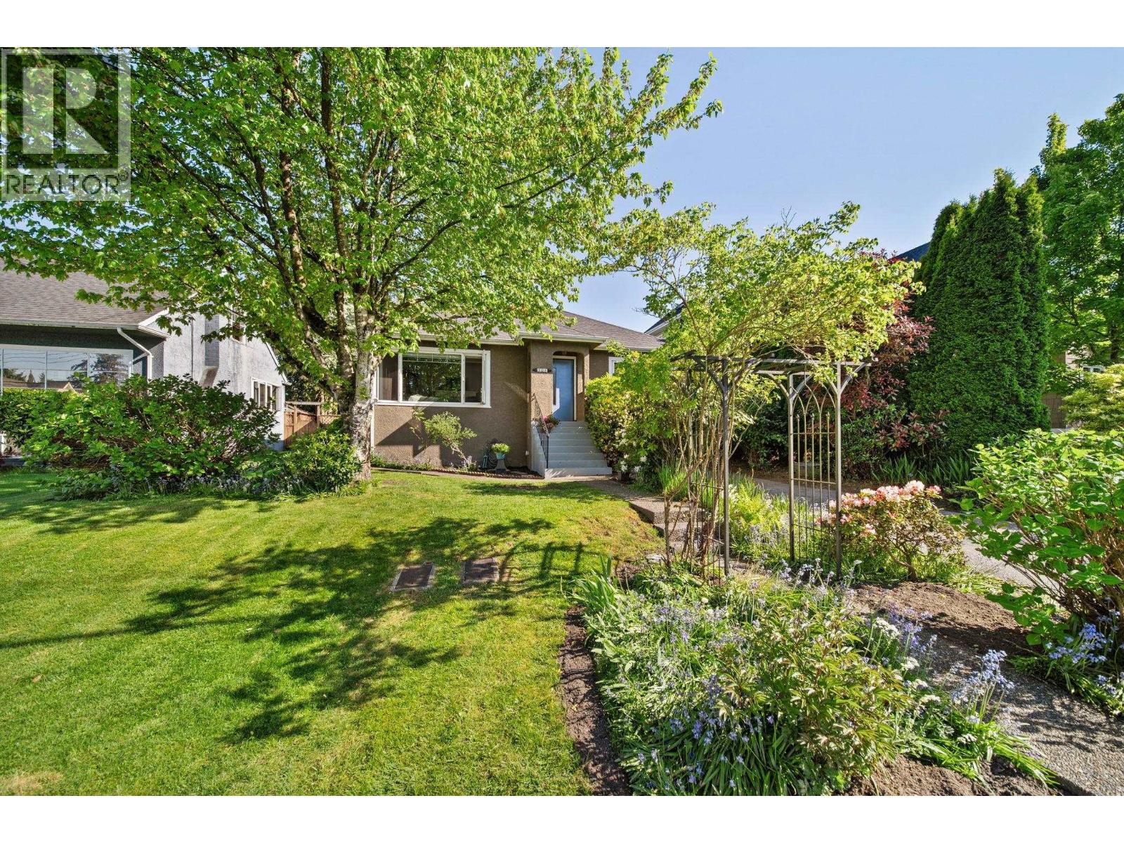 306 Ninth Avenue, New Westminster, British Columbia  V3L 2A1 - Photo 32 - R3122125