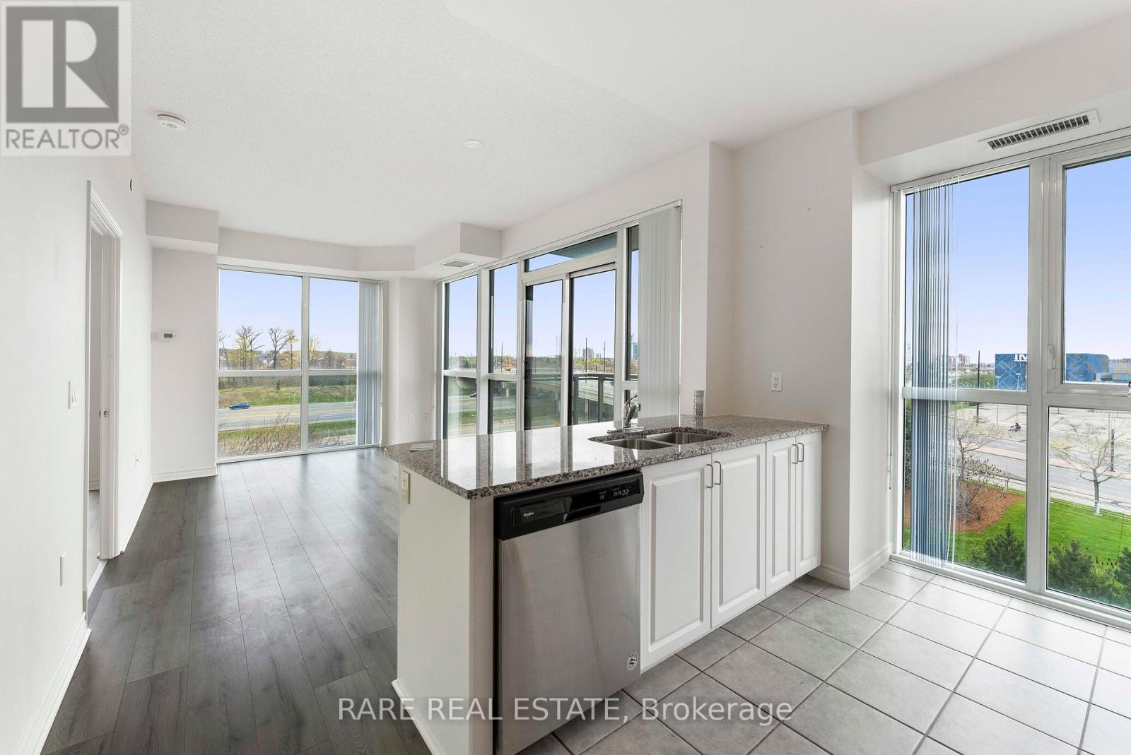 605 - 349 Rathburn Road W, Mississauga, Ontario  L5B 0G9 - Photo 14 - W13117512