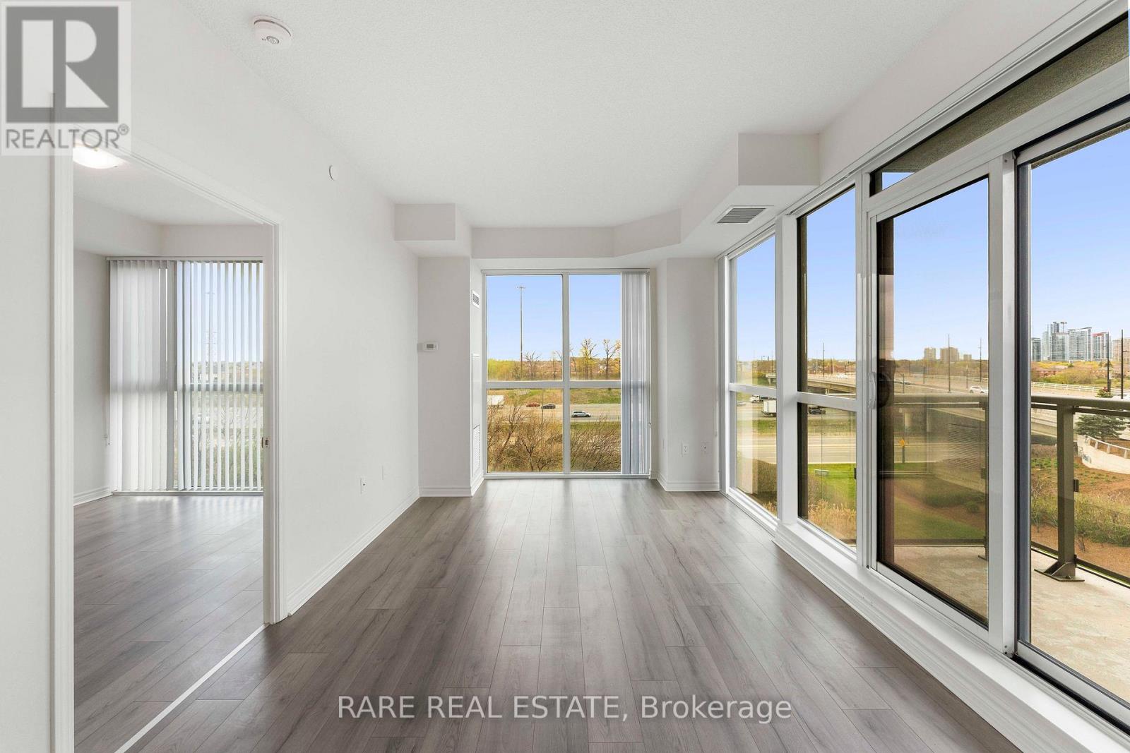 605 - 349 Rathburn Road W, Mississauga, Ontario  L5B 0G9 - Photo 2 - W13117512