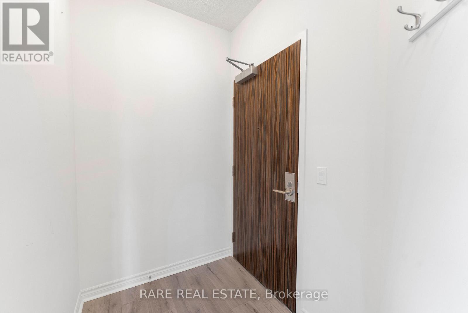605 - 349 Rathburn Road W, Mississauga, Ontario  L5B 0G9 - Photo 4 - W13117512