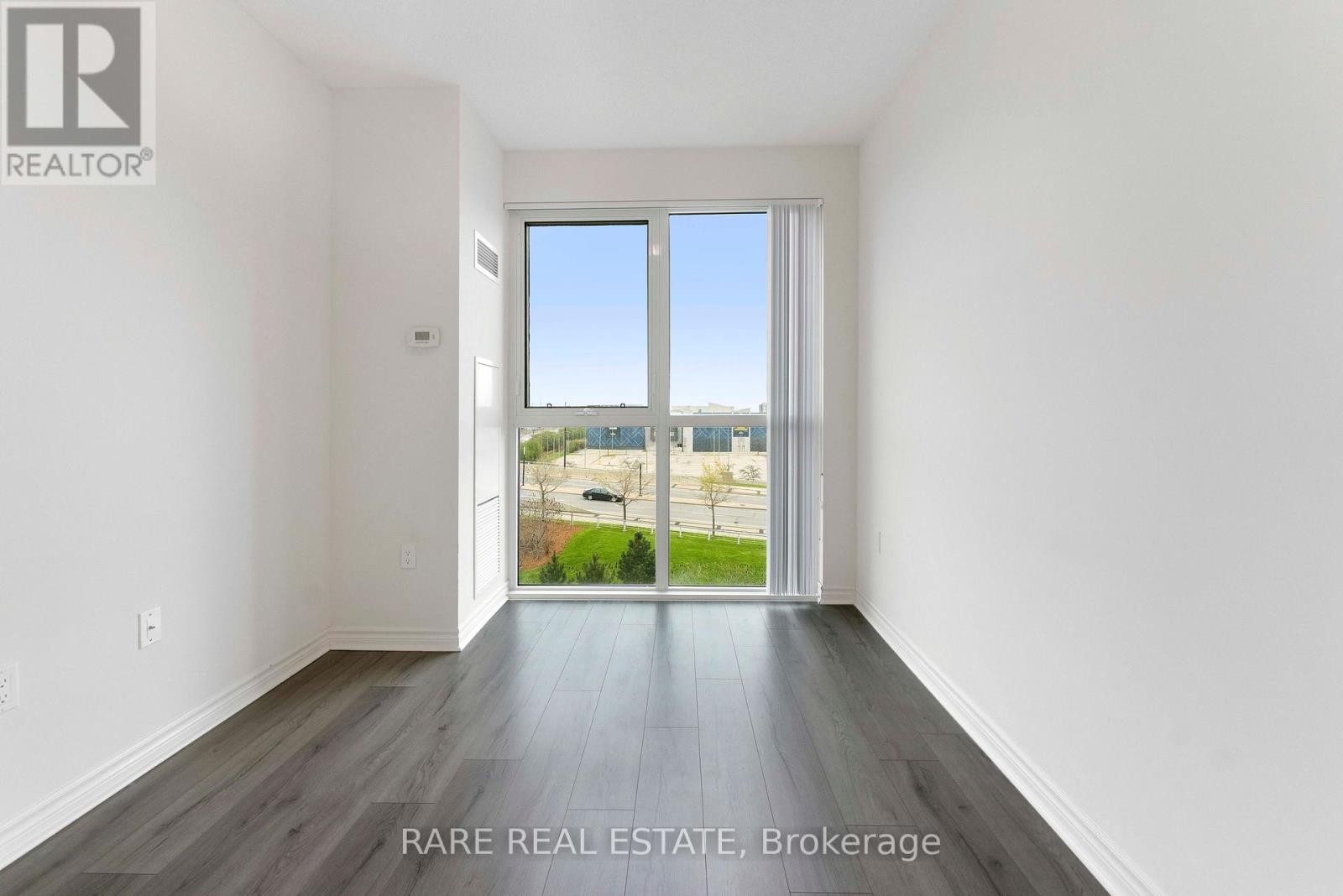605 - 349 Rathburn Road W, Mississauga, Ontario  L5B 0G9 - Photo 8 - W13117512