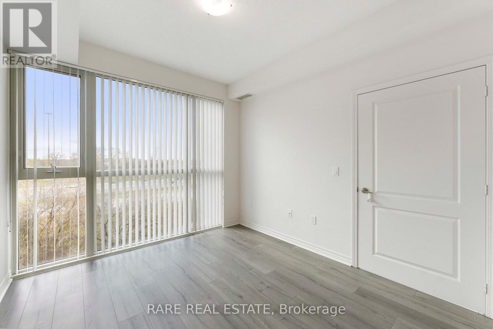 605 - 349 Rathburn Road W, Mississauga, Ontario  L5B 0G9 - Photo 9 - W13117512