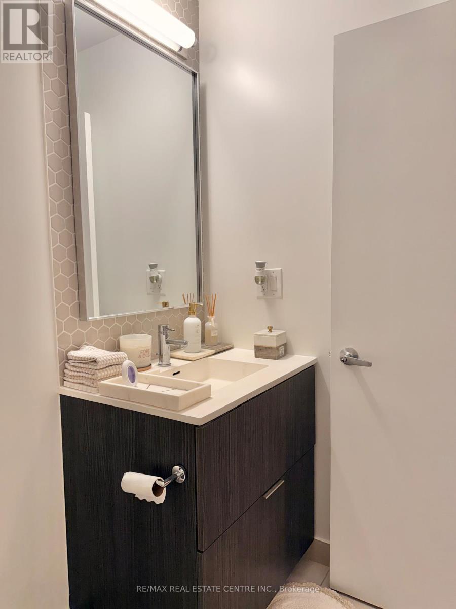 1322 - 2520 Eglinton Ave Avenue W, Mississauga, Ontario  L5M 0Y2 - Photo 12 - W13117538