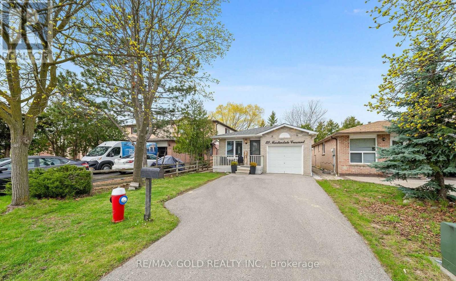 128 Martindale Crescent, Brampton, Ontario  L6X 2V1 - Photo 2 - W13117540