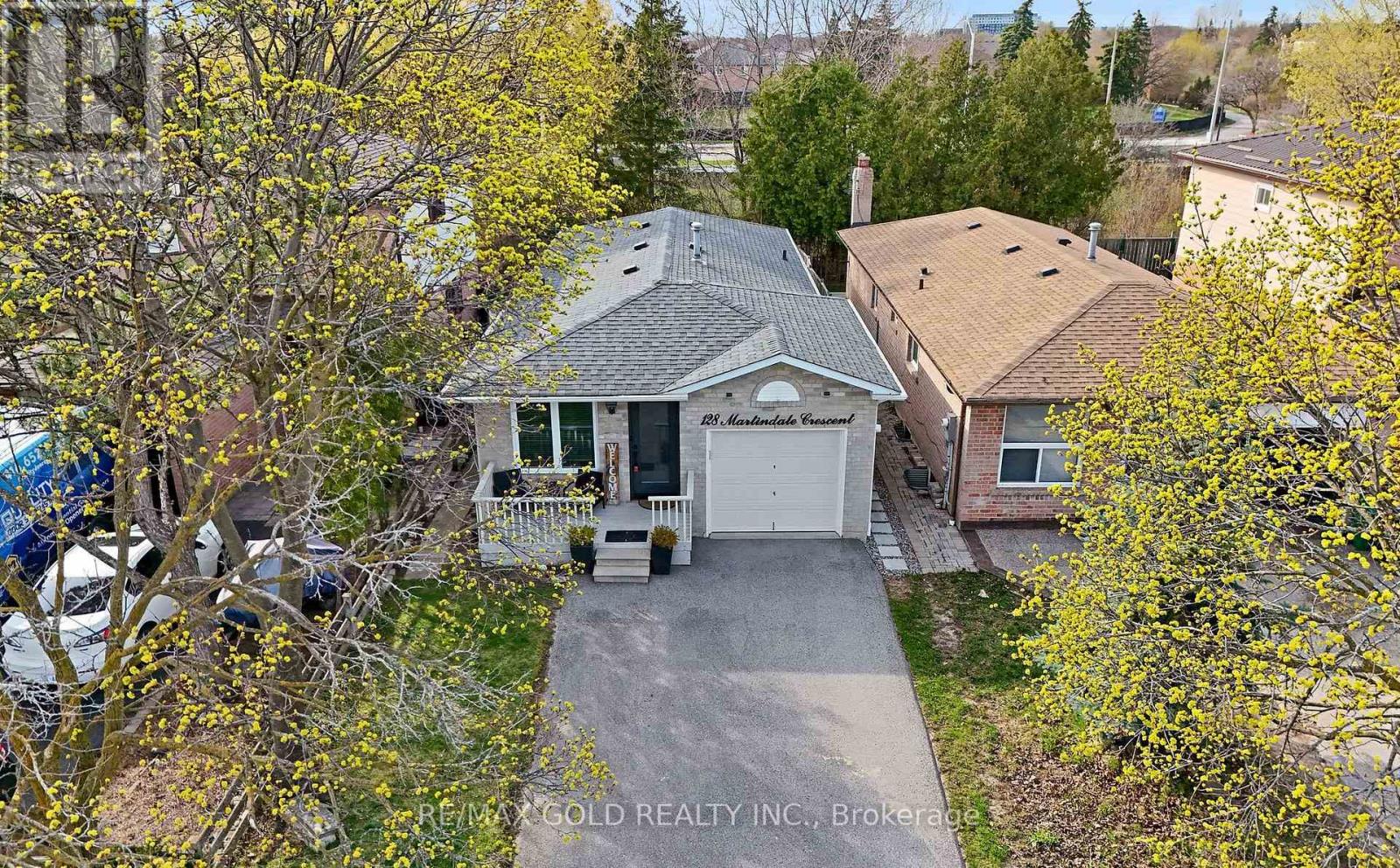 128 Martindale Crescent, Brampton, Ontario  L6X 2V1 - Photo 3 - W13117540