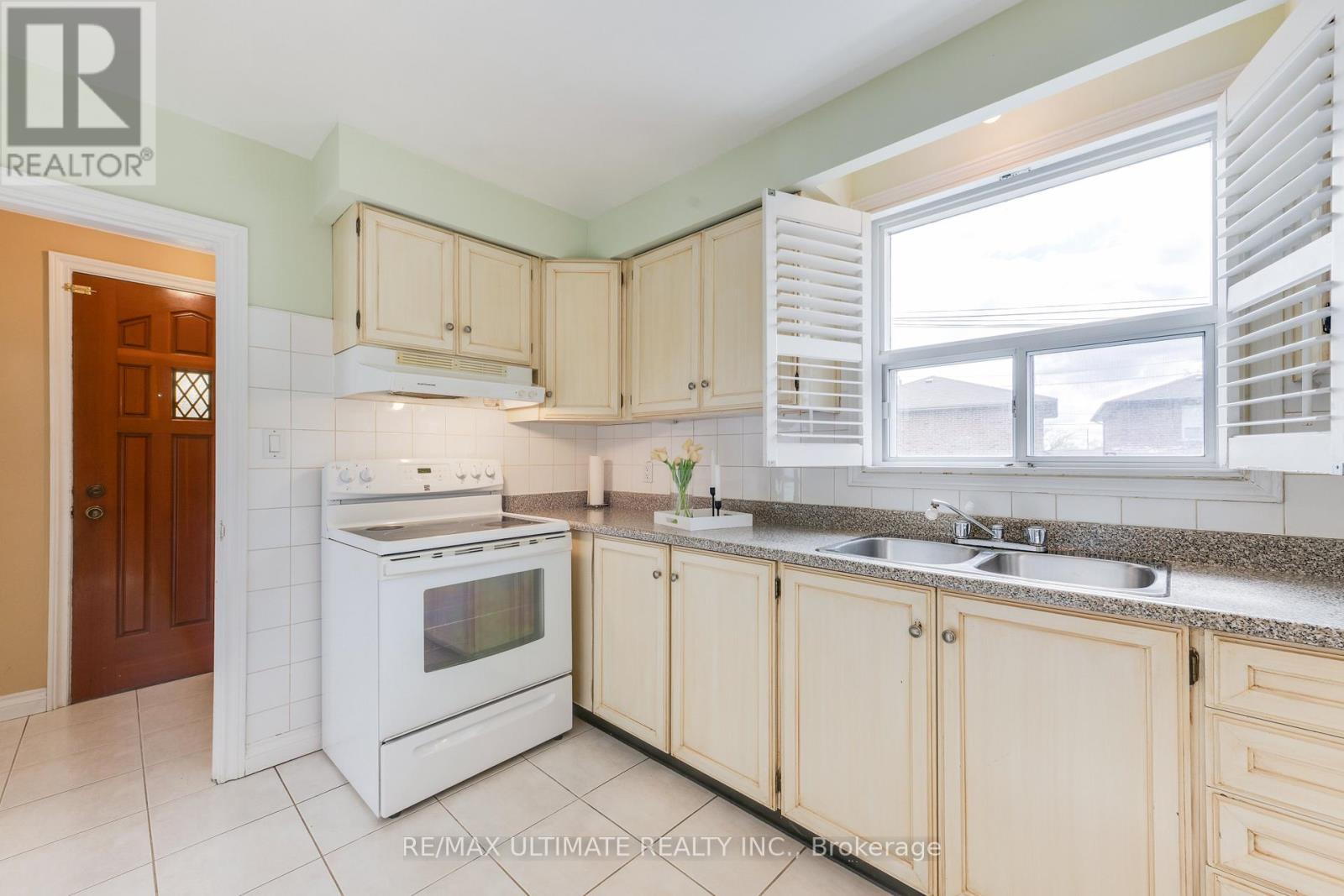 164 Katherine Road, Toronto, Ontario  M3K 1J7 - Photo 10 - W13117542