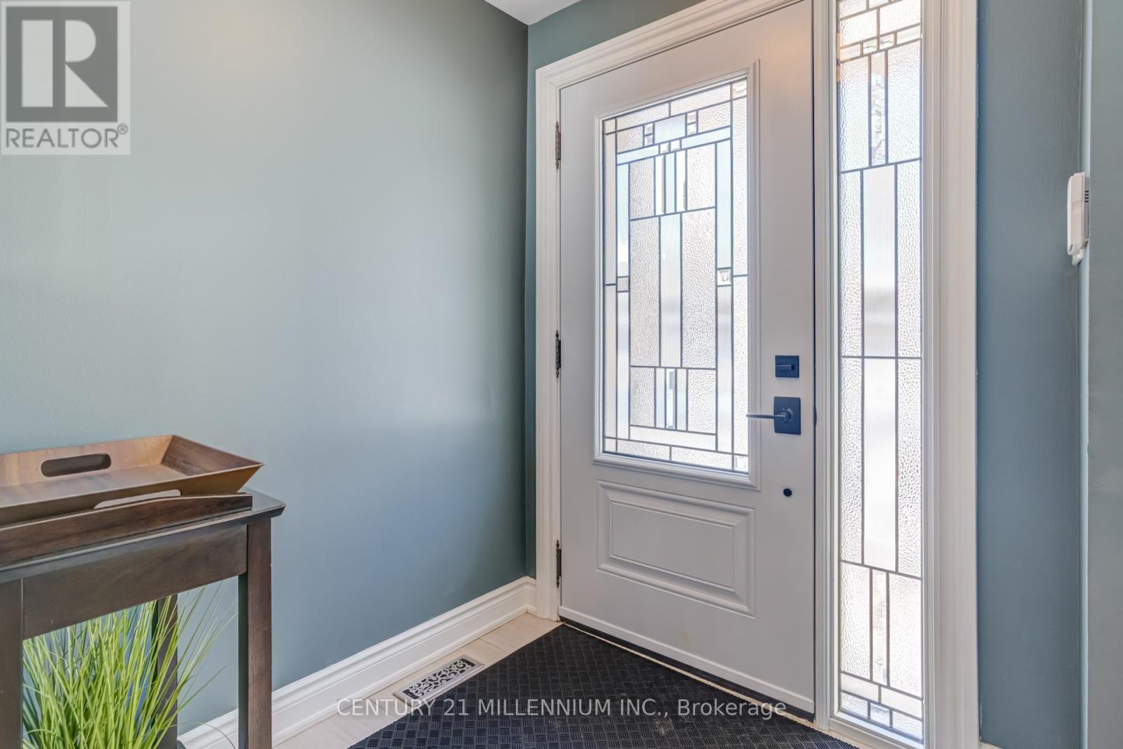 58 Ridgehill Drive, Brampton, Ontario  L6Y 2C6 - Photo 4 - W13117566